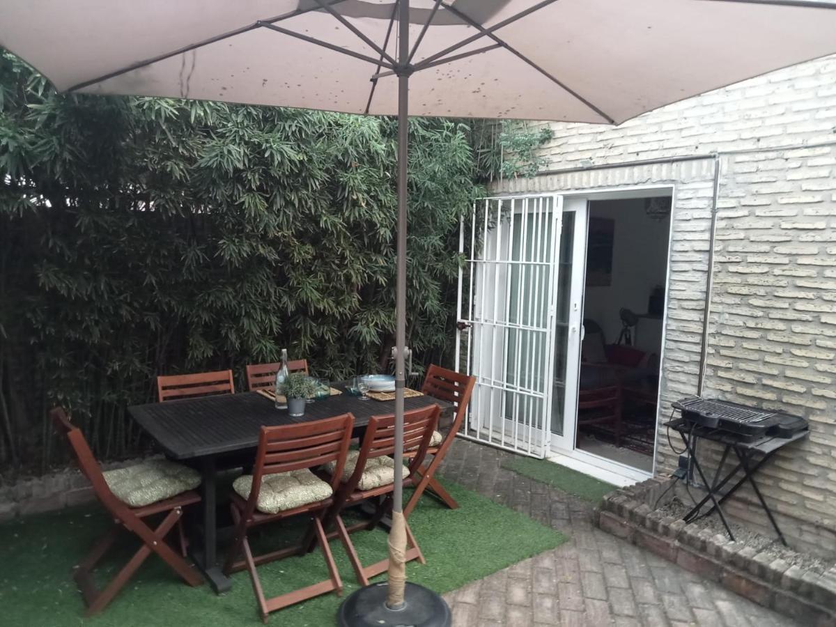 Dormir Entre Limones, Casa De Invitados En Vivienda Familiar Dos Hermanas Exterior foto